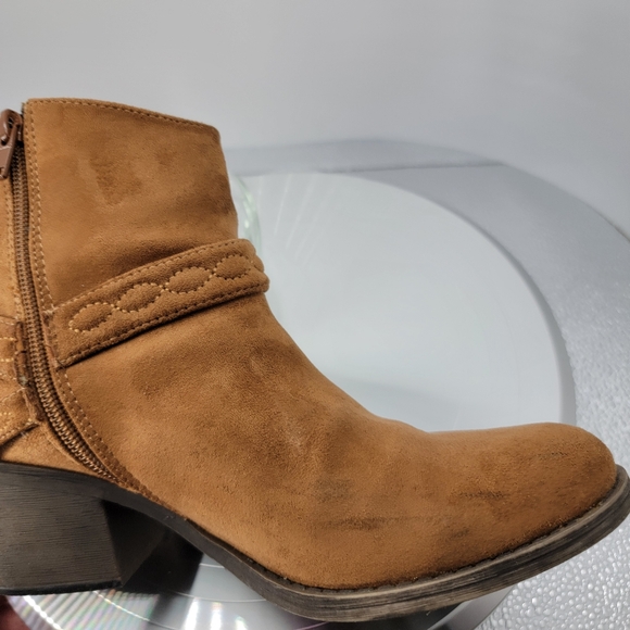 Western Tan suede ankle boots SZ 6 1/2 - Picture 9 of 10